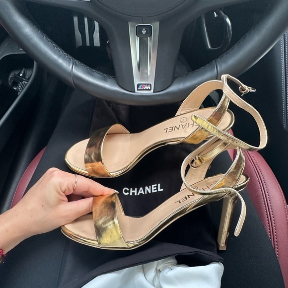 CHANEL HEELS - Picture 7 of 11